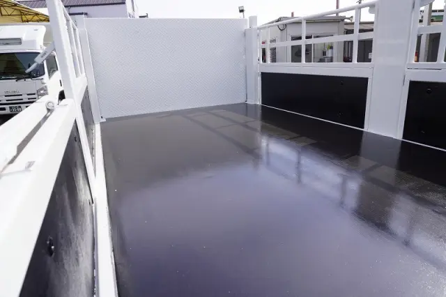 いすゞ エルフ 2RG-NKR88A(2WD)の写真30