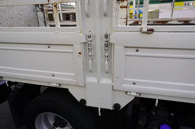 いすゞ エルフ 2RG-NKR88A(2WD)の写真31