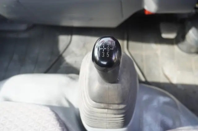 いすゞ エルフ 2RG-NKR88A(2WD)の写真34