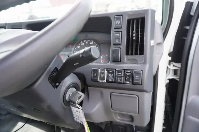 いすゞ エルフ 2RG-NKR88A(2WD)の写真38