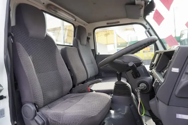 いすゞ エルフ 2RG-NKR88A(2WD)の写真40