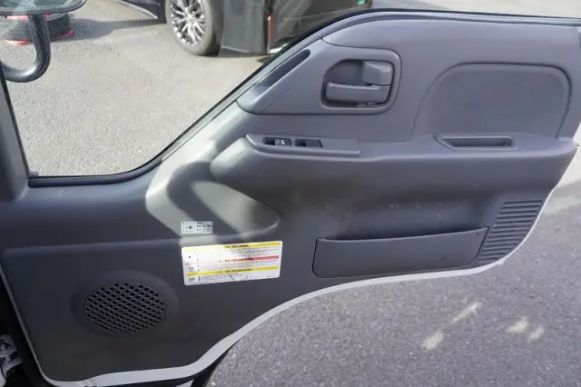 いすゞ エルフ 2RG-NKR88A(2WD)の写真41