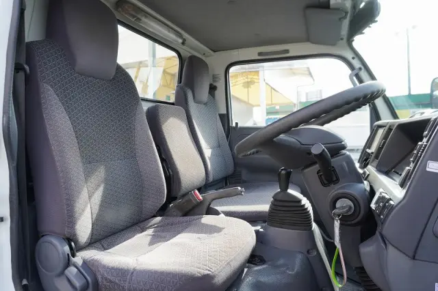 いすゞ エルフ 2RG-NKR88A(2WD)の写真42