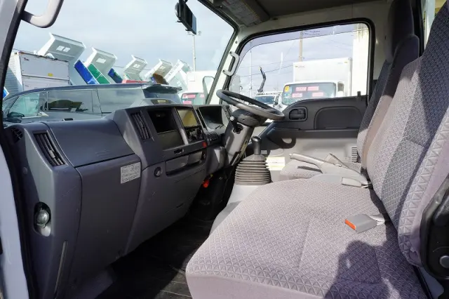 いすゞ エルフ 2RG-NKR88A(2WD)の写真44