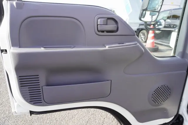 いすゞ エルフ 2RG-NKR88A(2WD)の写真46