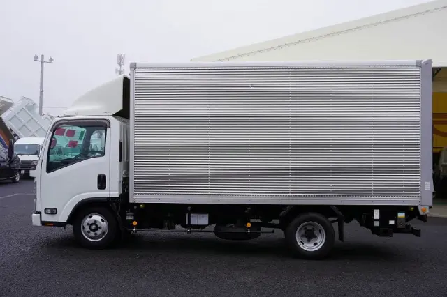 いすゞ エルフ TRG-NMR85AN(2WD)の写真3