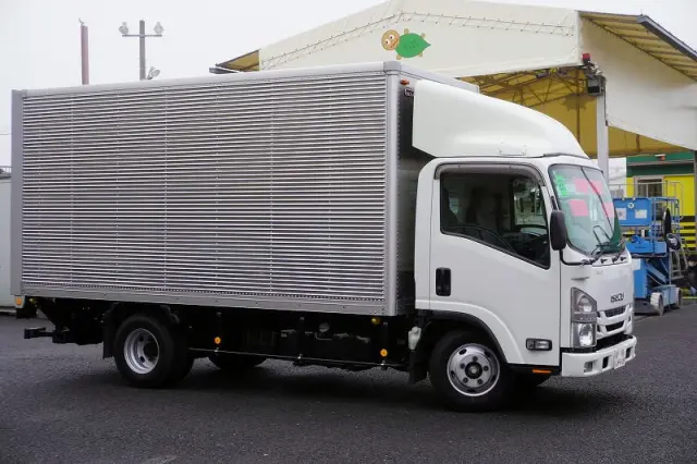 いすゞ エルフ TRG-NMR85AN(2WD)の写真6