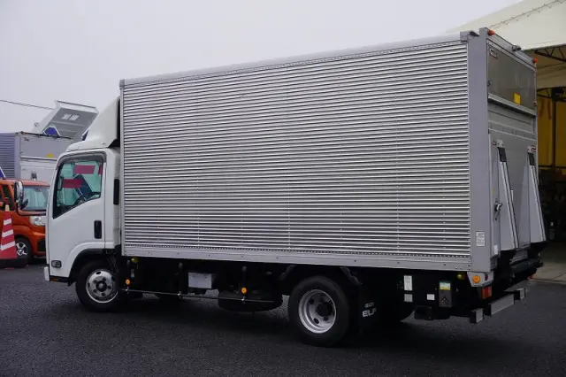 いすゞ エルフ TRG-NMR85AN(2WD)の写真7