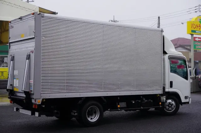 いすゞ エルフ TRG-NMR85AN(2WD)の写真8