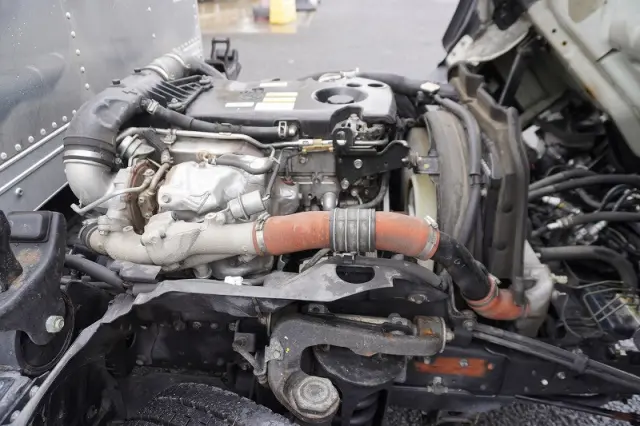 いすゞ エルフ TRG-NMR85AN(2WD)の写真16