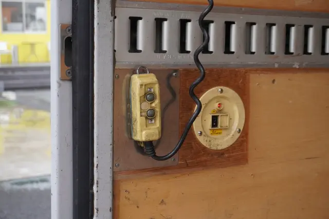 いすゞ エルフ TRG-NMR85AN(2WD)の写真24