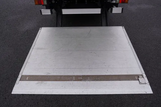 いすゞ エルフ TRG-NMR85AN(2WD)の写真25