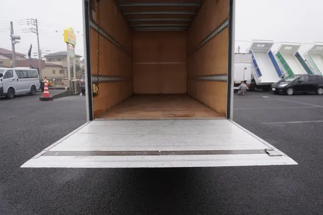 いすゞ エルフ TRG-NMR85AN(2WD)の写真26