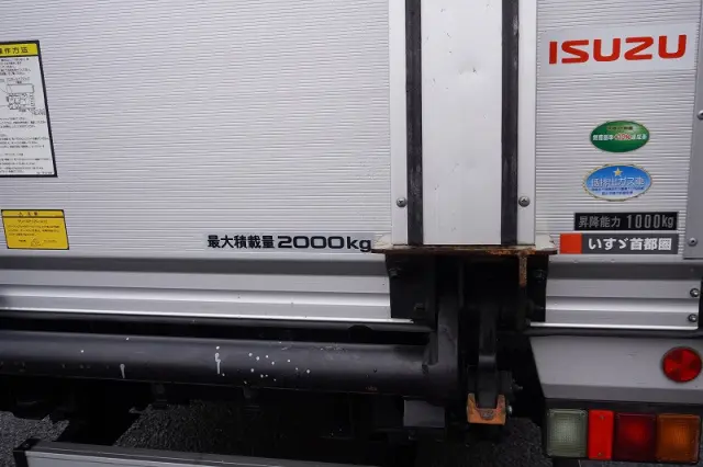 いすゞ エルフ TRG-NMR85AN(2WD)の写真30