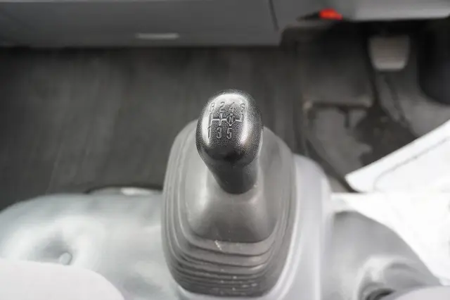 いすゞ エルフ TRG-NMR85AN(2WD)の写真34