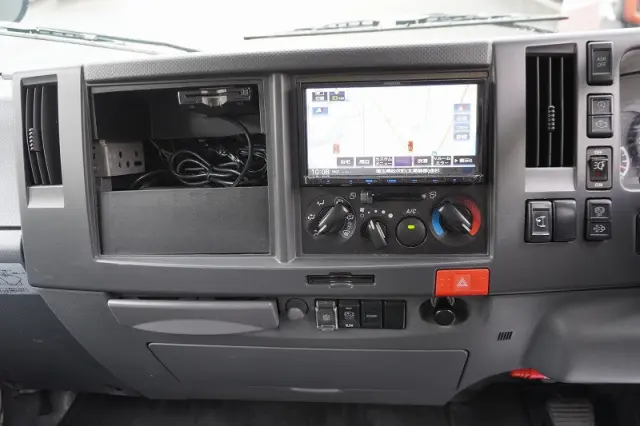 いすゞ エルフ TRG-NMR85AN(2WD)の写真35