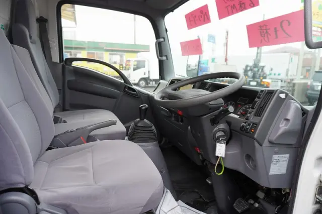 いすゞ エルフ TRG-NMR85AN(2WD)の写真41