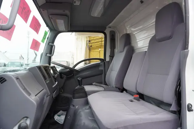 いすゞ エルフ TRG-NMR85AN(2WD)の写真43