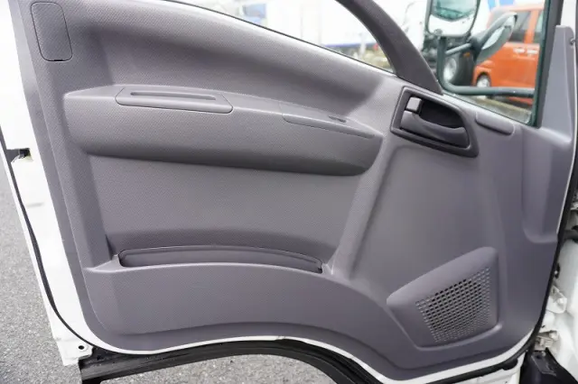 いすゞ エルフ TRG-NMR85AN(2WD)の写真44