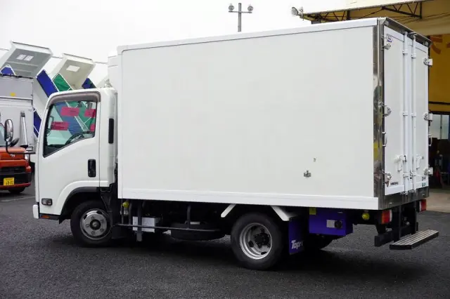 いすゞ エルフ 2RG-NLR88AN(2WD)の写真7