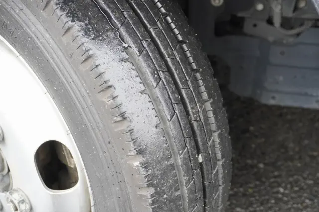 いすゞ エルフ 2RG-NLR88AN(2WD)の写真9