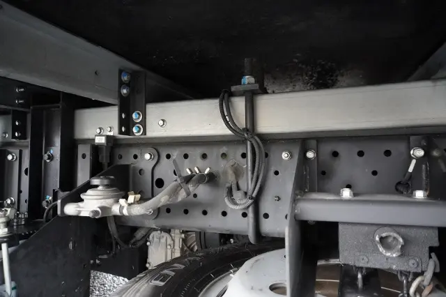 いすゞ エルフ 2RG-NLR88AN(2WD)の写真12