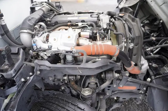 いすゞ エルフ 2RG-NLR88AN(2WD)の写真15