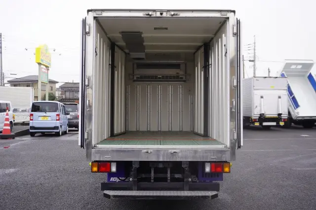 いすゞ エルフ 2RG-NLR88AN(2WD)の写真19