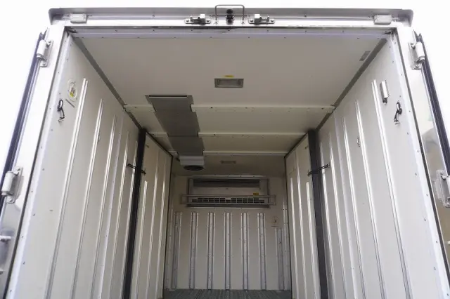 いすゞ エルフ 2RG-NLR88AN(2WD)の写真21