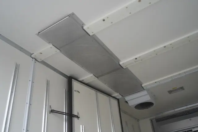 いすゞ エルフ 2RG-NLR88AN(2WD)の写真23