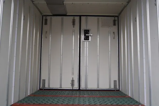 いすゞ エルフ 2RG-NLR88AN(2WD)の写真24