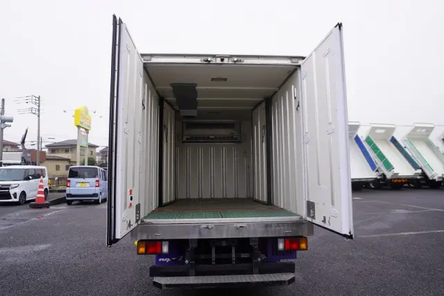 いすゞ エルフ 2RG-NLR88AN(2WD)の写真25