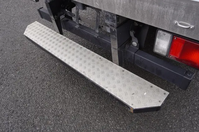 いすゞ エルフ 2RG-NLR88AN(2WD)の写真28