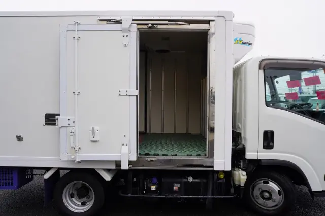 いすゞ エルフ 2RG-NLR88AN(2WD)の写真30