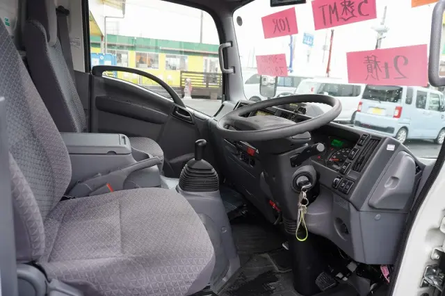 いすゞ エルフ 2RG-NLR88AN(2WD)の写真39