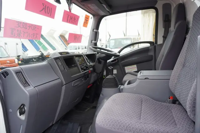 いすゞ エルフ 2RG-NLR88AN(2WD)の写真40