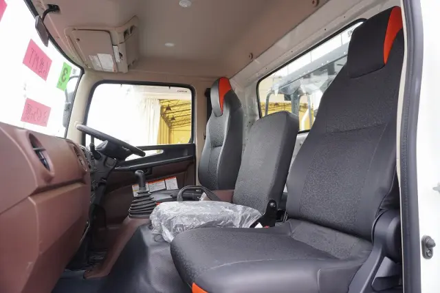 日野 レンジャー 2KG-FC2ABA(2WD)の写真39