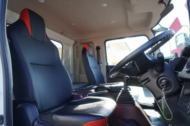 日野 レンジャー 2KG-FD2ABA(2WD)の写真40