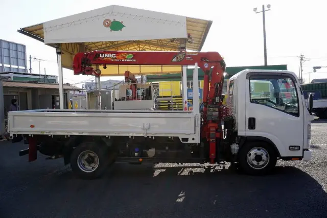 いすゞ エルフ 2RG-NMR88AR(2WD)の写真5