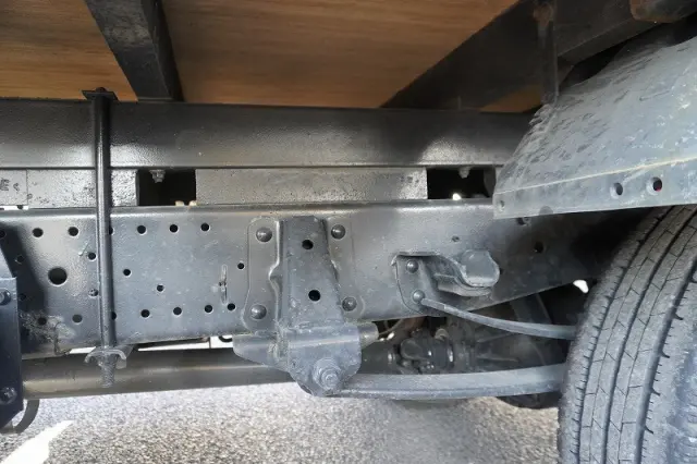 いすゞ エルフ 2RG-NMR88AR(2WD)の写真11