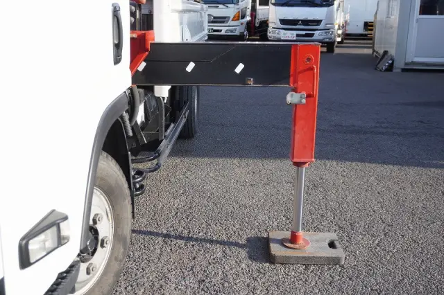 いすゞ エルフ 2RG-NMR88AR(2WD)の写真26