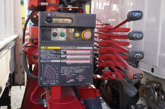 いすゞ エルフ 2RG-NMR88AR(2WD)の写真29