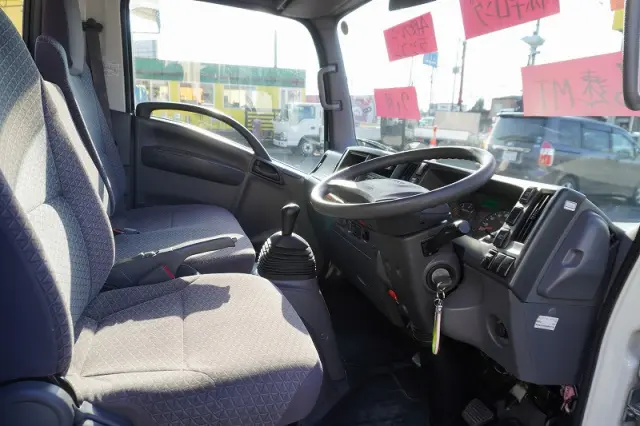 いすゞ エルフ 2RG-NMR88AR(2WD)の写真39
