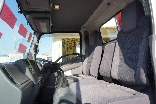 いすゞ エルフ 2RG-NMR88AR(2WD)の写真41