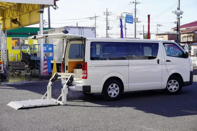 トヨタ その他(トヨタ) CBF-TRH200V(2WD)の写真9