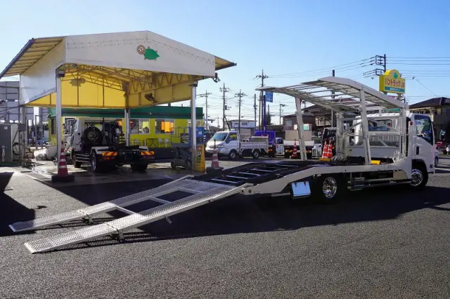 いすゞ エルフ SKG-NPR85YN(2WD)の写真9