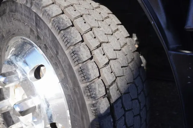 いすゞ エルフ SKG-NPR85YN(2WD)の写真10