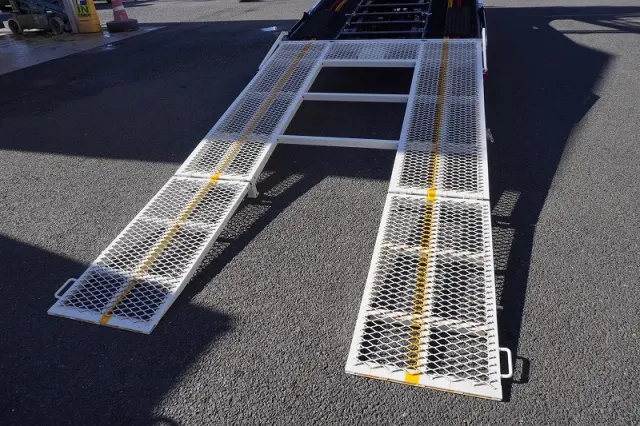 いすゞ エルフ SKG-NPR85YN(2WD)の写真24