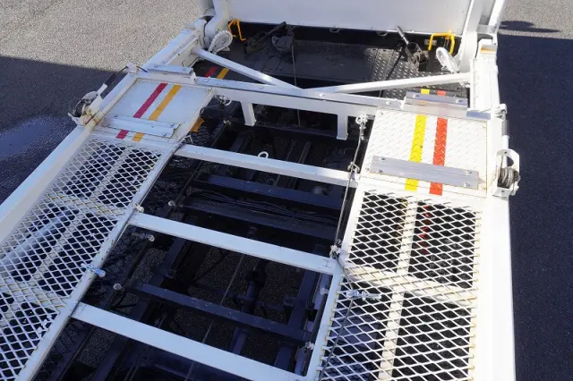 いすゞ エルフ SKG-NPR85YN(2WD)の写真27