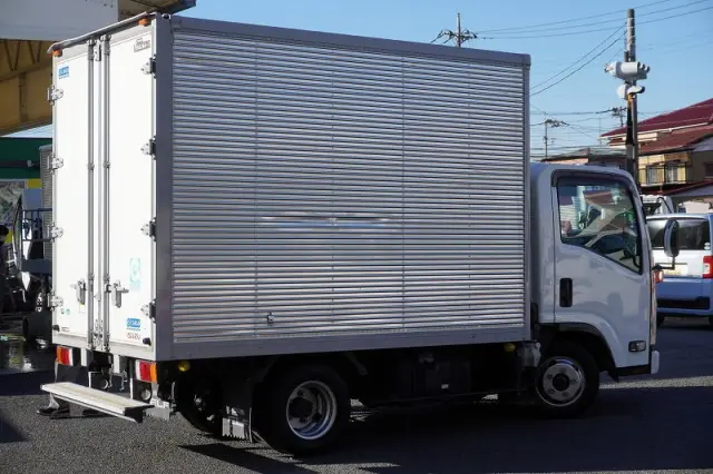 いすゞ エルフ TRG-NLR85AN(2WD)の写真8